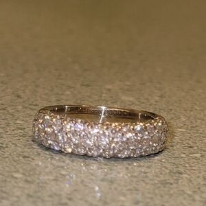 Elegant 14 Kt Genuine White Gold, Genuine Diamond Women's Ring